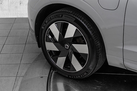 Volvo XC60 9 of 30