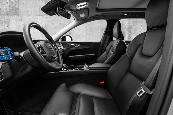 Volvo XC60 18 of 30