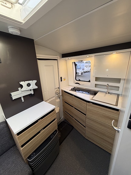 Adria ACTION 391PH  Mover, grill ++ 9 of 17