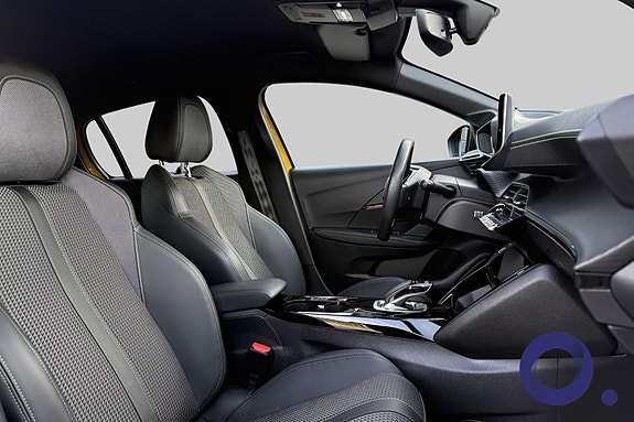 Peugeot e-208 12 of 22