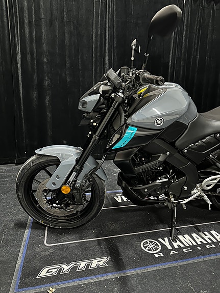 Yamaha MT-125 4 of 11