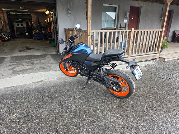 KTM 125 Duke 2 of 14