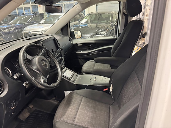 Mercedes-Benz Vito 119 18 of 30