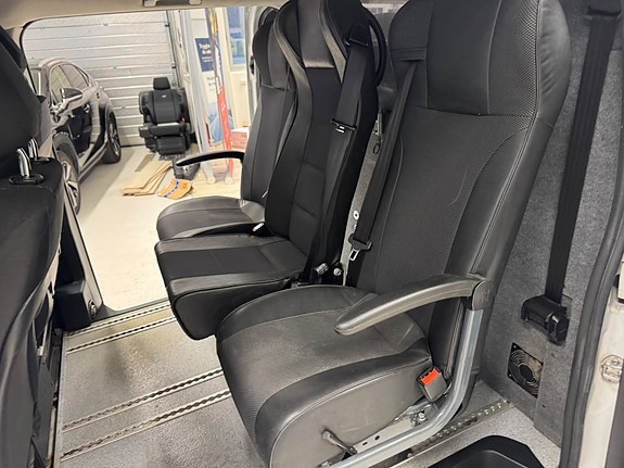 Mercedes-Benz Vito 119 15 of 30
