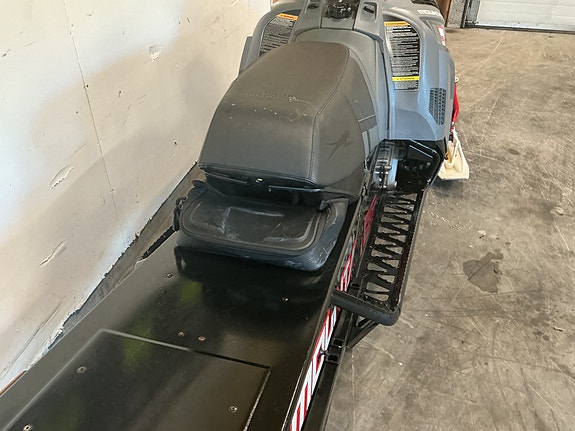 Arctic-cat M8000 153``` 5 of 6