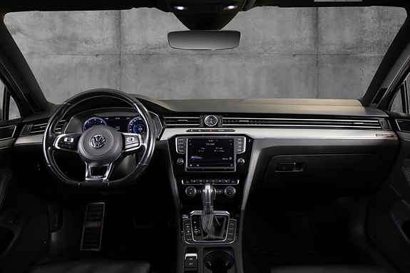 Volkswagen Passat 9 of 22