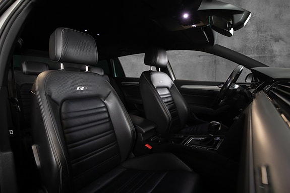 Volkswagen Passat 13 of 22