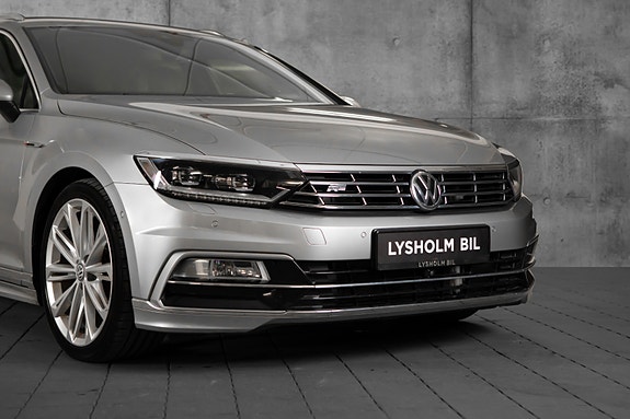 Volkswagen Passat 3 of 22