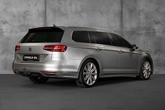 Volkswagen Passat 4 of 22