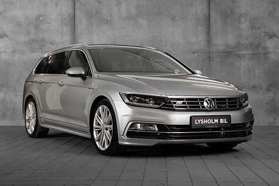 Volkswagen Passat 2 of 22
