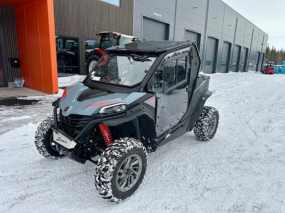 Bilde 2 av CFMOTO ZForce 950 Sport med Komplett DFK Hyttepakke og 180cm Brøyteskjær.