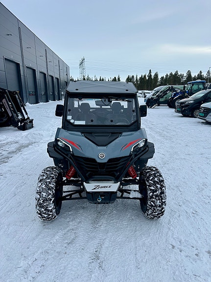 Bilde 3 av CFMOTO ZForce 950 Sport med Komplett DFK Hyttepakke og 180cm Brøyteskjær.
