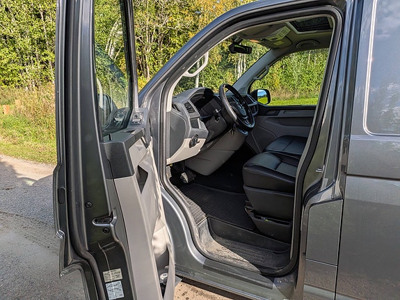 Volkswagen Transporter 8 of 14
