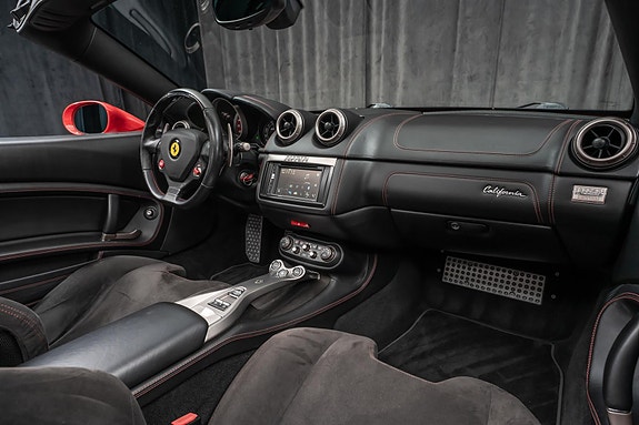 Ferrari California 29 of 30
