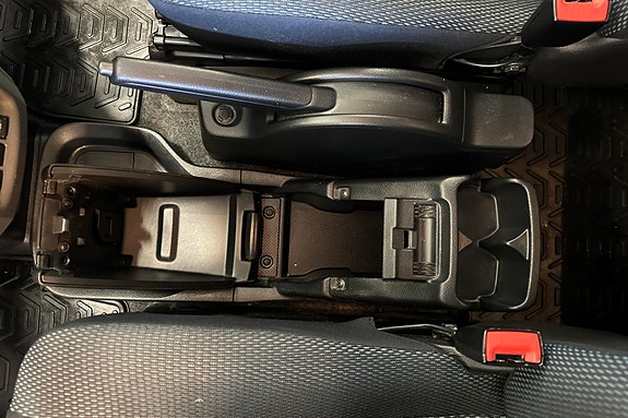 Nissan e-NV200 26 of 30