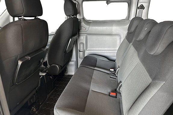 Nissan e-NV200 7 of 30