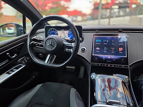 Mercedes-Benz EQE350 12 of 30