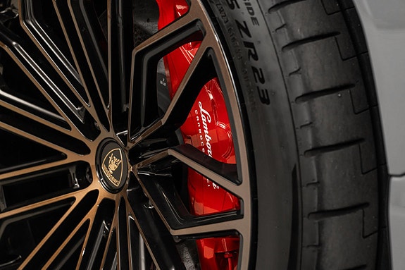 Lamborghini Urus 18 of 30