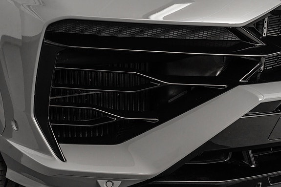 Lamborghini Urus 12 of 30