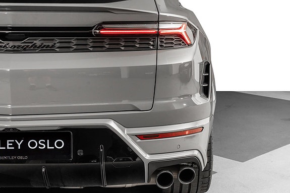 Lamborghini Urus 9 of 30