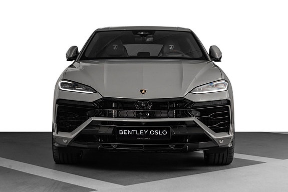 Lamborghini Urus 6 of 30