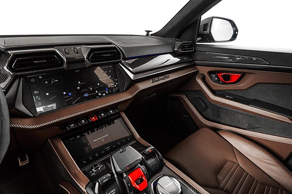 Lamborghini Urus 24 of 30