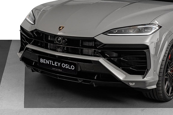 Lamborghini Urus 4 of 30