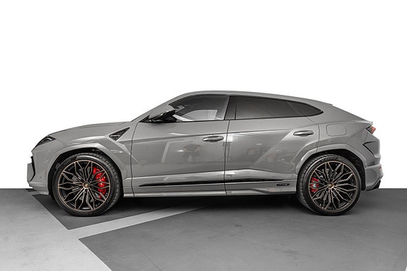 Lamborghini Urus 2 of 30