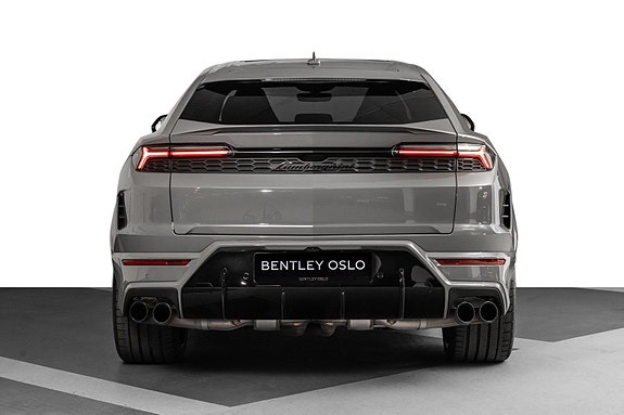 Lamborghini Urus 7 of 30