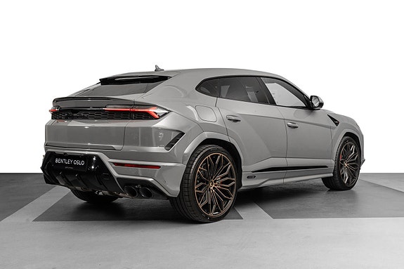 Lamborghini Urus 3 of 30