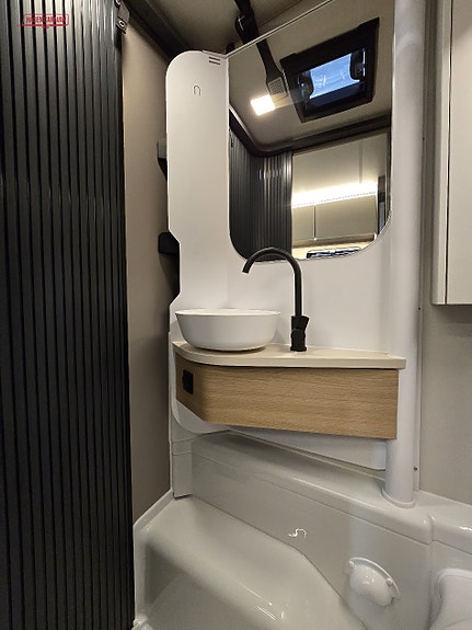 Adria Action 391 PD 11 of 16