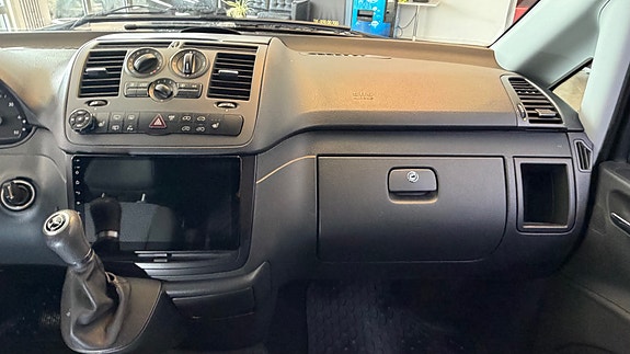 Mercedes-Benz Vito 113 27 of 30
