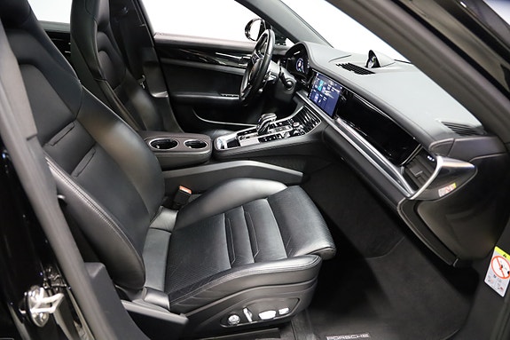 Porsche Panamera 4 9 of 13