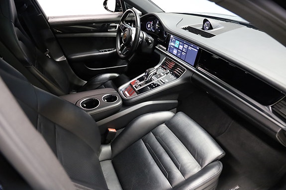 Porsche Panamera 4 8 of 13