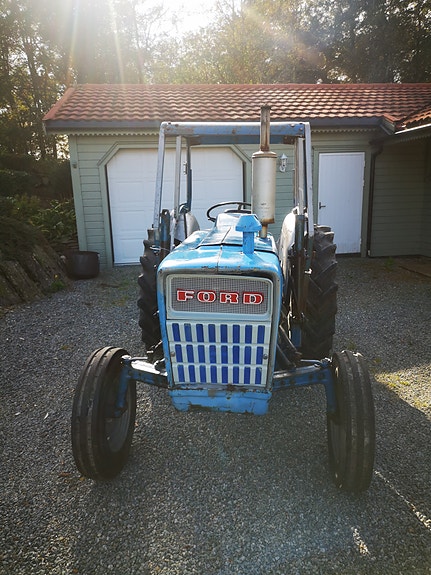 Ford 3000 2 of 15