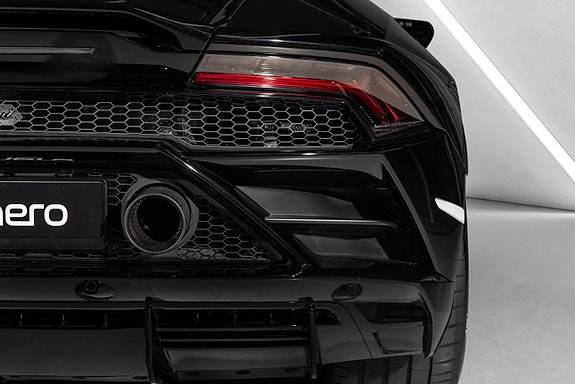 Lamborghini Huracan 9 of 30