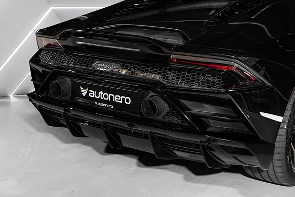 Lamborghini Huracan 7 of 30