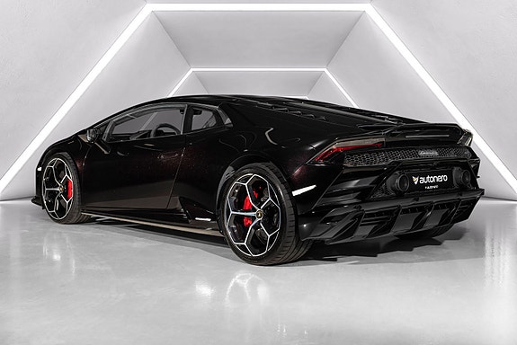 Lamborghini Huracan 2 of 30