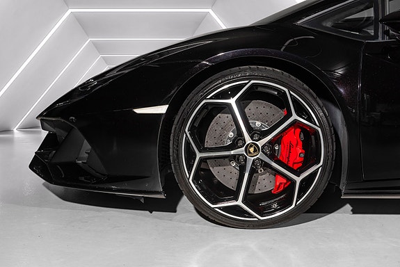 Lamborghini Huracan 11 of 30