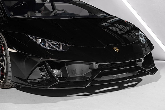 Lamborghini Huracan 5 of 30