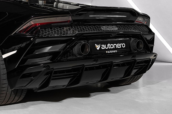 Lamborghini Huracan 6 of 30