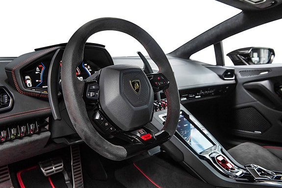 Lamborghini Huracan 25 of 30