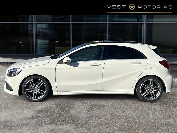 Mercedes-Benz A180 4 of 30