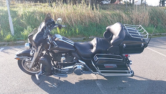Harley-Davidson FLHTCU Ultra Classic Electra Glide 5 of 11