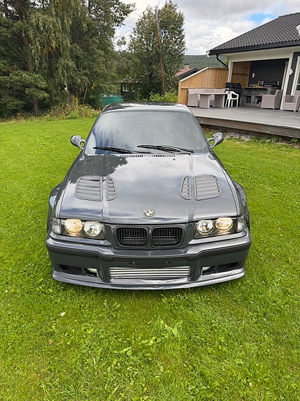 BMW M3 4 of 16