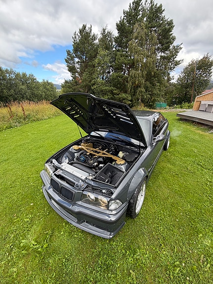 BMW M3 6 of 16