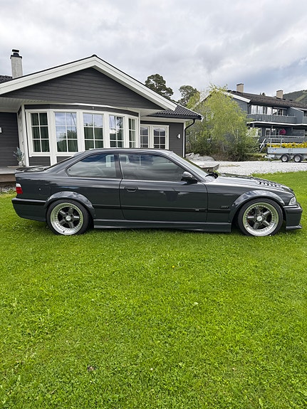 BMW M3 2 of 16