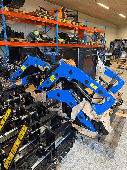Iseki kompakttraktorer 4x4 – flere på lager – snøskjær / hydraulikk opplegg 6 of 24