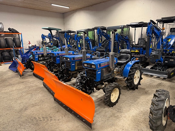 Iseki kompakttraktorer 4x4 – flere på lager – snøskjær / hydraulikk opplegg 8 of 24