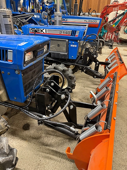 Iseki kompakttraktorer 4x4 – flere på lager – snøskjær / hydraulikk opplegg 18 of 24